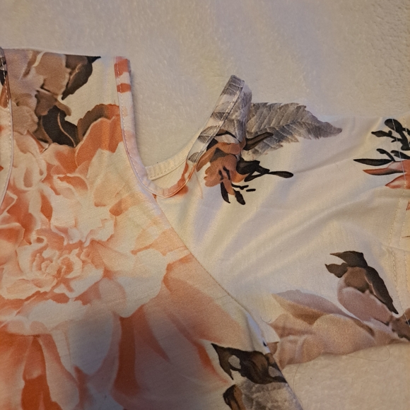 Floral Crisscross Cold-Shoulder Women's Top - White Peach - Picture 2 of 4